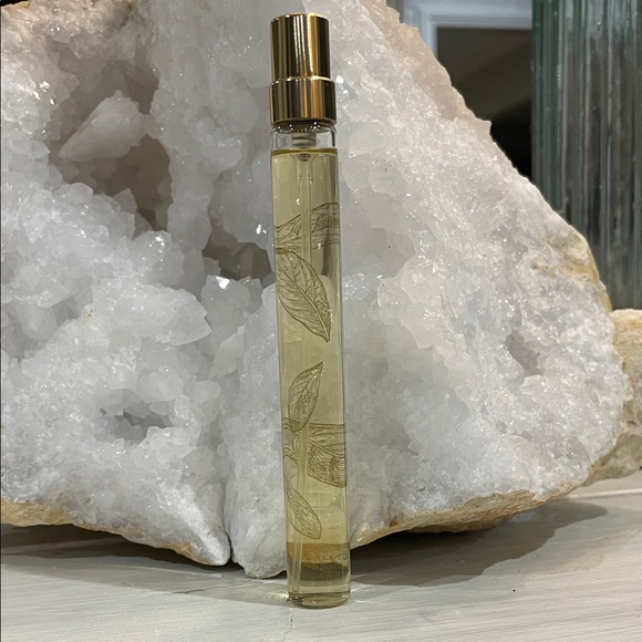 Thymes Goldleaf Eau De Parfum Spray Pen 0.34oz - Picture 3 of 3